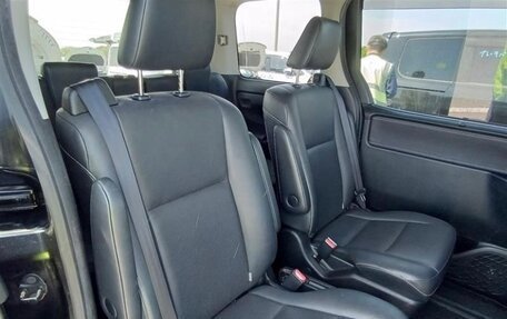 Toyota Esquire I, 2016 год, 2 000 000 рублей, 16 фотография
