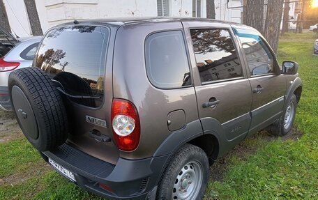 Chevrolet Niva I рестайлинг, 2014 год, 550 000 рублей, 3 фотография
