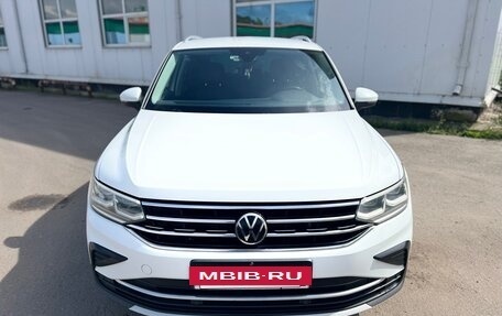 Volkswagen Tiguan II, 2021 год, 2 250 000 рублей, 10 фотография