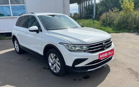 Volkswagen Tiguan II, 2021 год, 2 250 000 рублей, 31 фотография