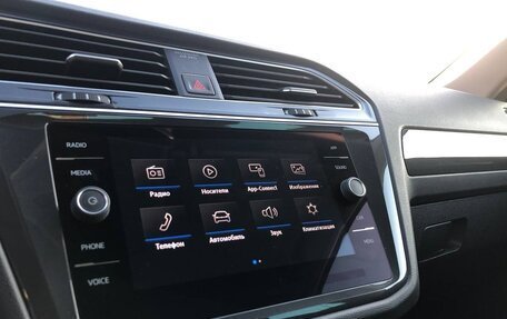 Volkswagen Tiguan II, 2018 год, 2 800 000 рублей, 13 фотография