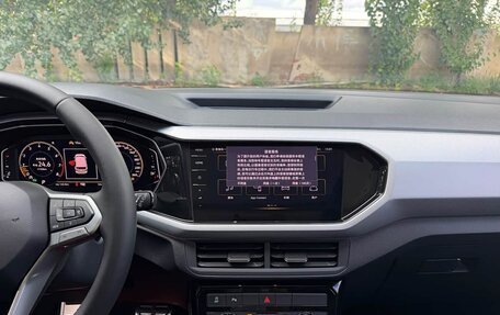 Volkswagen T-Cross I, 2023 год, 1 690 002 рублей, 12 фотография