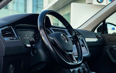 Volkswagen Tiguan II, 2019 год, 2 420 000 рублей, 13 фотография