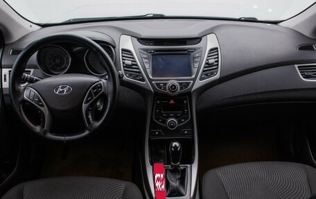 Hyundai Elantra V, 2015 год, 949 000 рублей, 13 фотография