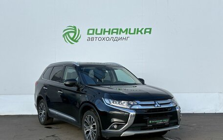 Mitsubishi Outlander III рестайлинг 3, 2018 год, 2 125 000 рублей, 3 фотография