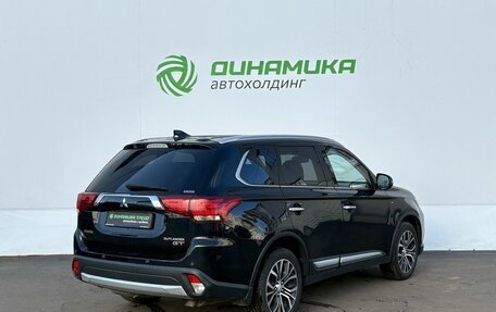 Mitsubishi Outlander III рестайлинг 3, 2018 год, 2 125 000 рублей, 5 фотография