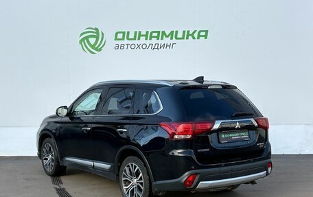 Mitsubishi Outlander III рестайлинг 3, 2018 год, 2 125 000 рублей, 7 фотография