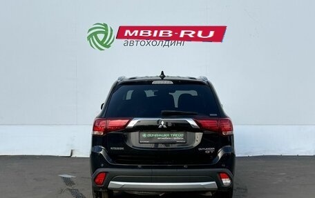Mitsubishi Outlander III рестайлинг 3, 2018 год, 2 125 000 рублей, 6 фотография
