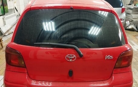 Toyota Vitz, 2003 год, 400 000 рублей, 4 фотография