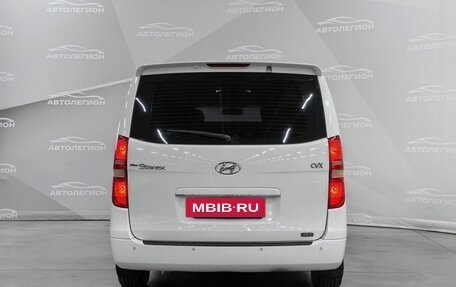 Hyundai Grand Starex Grand Starex I рестайлинг 2, 2012 год, 1 550 000 рублей, 4 фотография