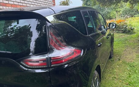Renault Espace V рестайлинг, 2017 год, 1 650 000 рублей, 5 фотография