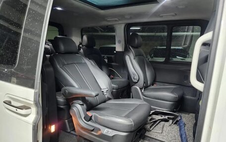 Hyundai Staria, 2022 год, 5 200 000 рублей, 8 фотография