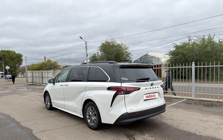 Toyota Sienna, 2021 год, 4 000 000 рублей, 5 фотография