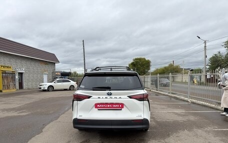 Toyota Sienna, 2021 год, 4 000 000 рублей, 6 фотография