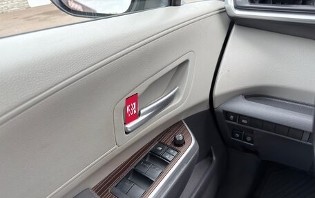 Toyota Sienna, 2021 год, 4 000 000 рублей, 12 фотография