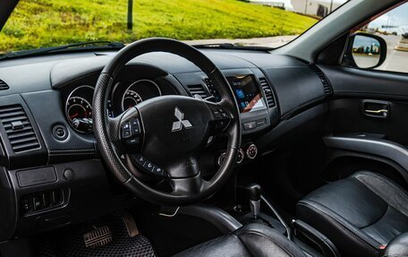 Mitsubishi Outlander III рестайлинг 3, 2010 год, 1 150 000 рублей, 15 фотография