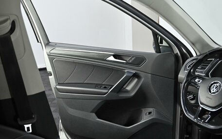 Volkswagen Tiguan II, 2019 год, 1 865 000 рублей, 7 фотография