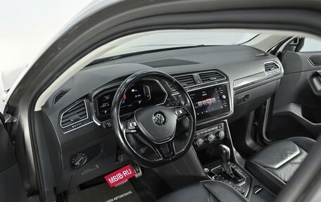 Volkswagen Tiguan II, 2019 год, 1 865 000 рублей, 5 фотография