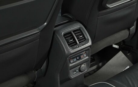 Volkswagen Tiguan II, 2019 год, 1 865 000 рублей, 12 фотография