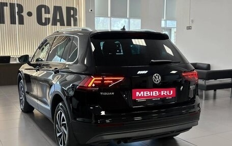 Volkswagen Tiguan II, 2017 год, 2 250 000 рублей, 3 фотография