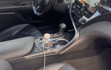 Toyota Camry, 2021 год, 2 300 000 рублей, 7 фотография