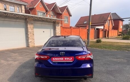 Toyota Camry, 2021 год, 2 300 000 рублей, 5 фотография