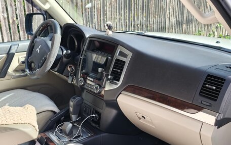 Mitsubishi Pajero IV, 2019 год, 3 300 000 рублей, 3 фотография