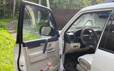Mitsubishi Pajero IV, 2019 год, 3 300 000 рублей, 9 фотография
