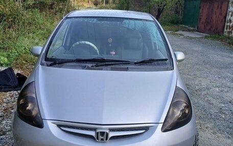 Honda Fit III, 2005 год, 800 000 рублей, 1 фотография