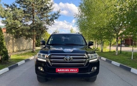 Toyota Land Cruiser 200, 2015 год, 5 350 000 рублей, 2 фотография