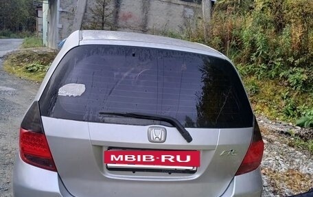 Honda Fit III, 2005 год, 800 000 рублей, 8 фотография