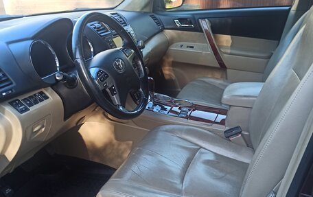 Toyota Highlander III, 2012 год, 1 800 000 рублей, 6 фотография
