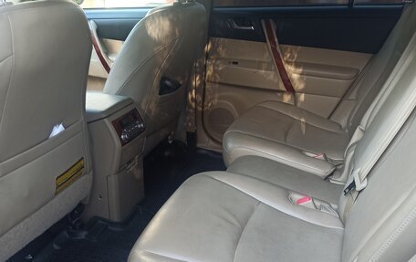 Toyota Highlander III, 2012 год, 1 800 000 рублей, 7 фотография