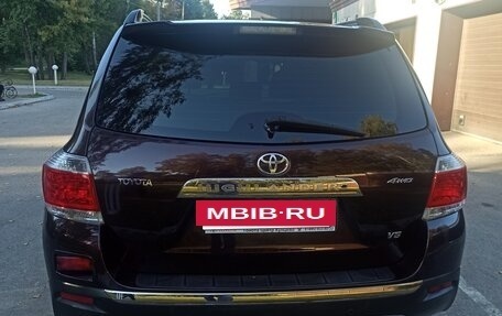 Toyota Highlander III, 2012 год, 1 800 000 рублей, 3 фотография