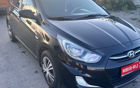 Hyundai Solaris II рестайлинг, 2013 год, 790 000 рублей, 1 фотография