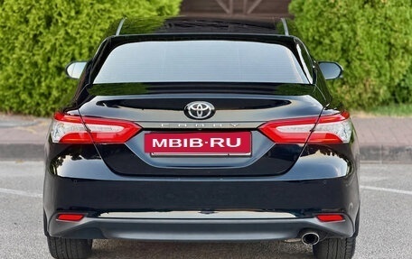 Toyota Camry, 2018 год, 2 600 000 рублей, 5 фотография