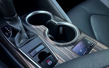 Toyota Camry, 2018 год, 2 600 000 рублей, 11 фотография