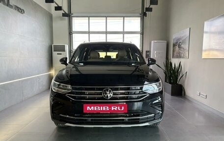 Volkswagen Tiguan II, 2023 год, 3 650 000 рублей, 2 фотография