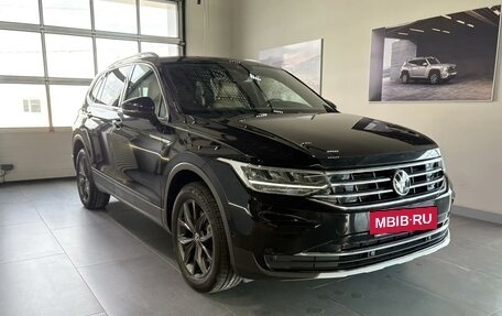 Volkswagen Tiguan II, 2023 год, 3 650 000 рублей, 3 фотография