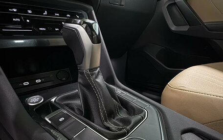 Volkswagen Tiguan II, 2023 год, 3 650 000 рублей, 12 фотография