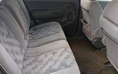 Nissan Rnessa, 2000 год, 120 000 рублей, 10 фотография