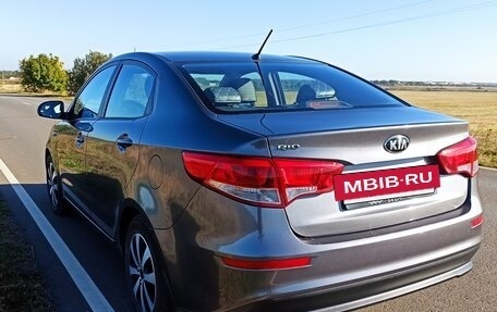 KIA Rio III рестайлинг, 2015 год, 960 000 рублей, 2 фотография