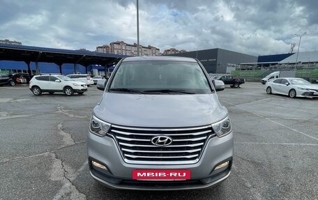 Hyundai Grand Starex Grand Starex I рестайлинг 2, 2020 год, 4 199 999 рублей, 2 фотография