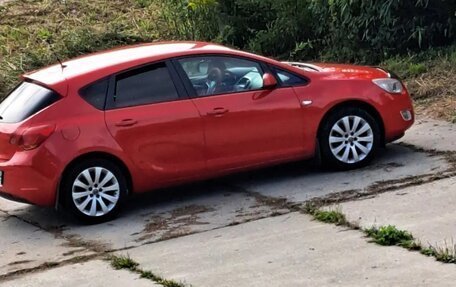 Opel Astra J, 2011 год, 660 000 рублей, 6 фотография
