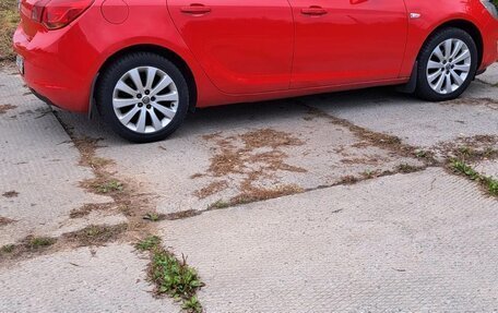 Opel Astra J, 2011 год, 660 000 рублей, 3 фотография