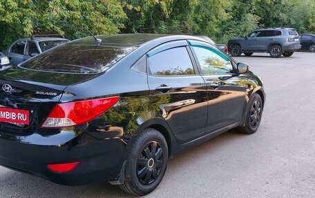Hyundai Solaris II рестайлинг, 2011 год, 695 000 рублей, 1 фотография