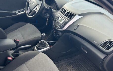 Hyundai Solaris II рестайлинг, 2012 год, 850 000 рублей, 12 фотография