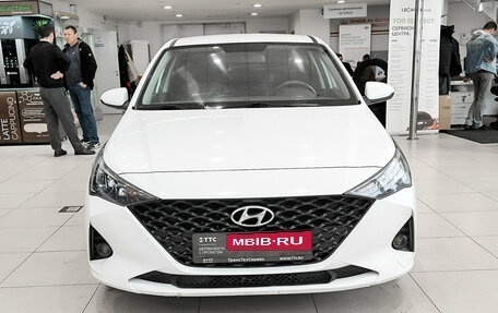 Hyundai Solaris II рестайлинг, 2021 год, 1 140 000 рублей, 2 фотография