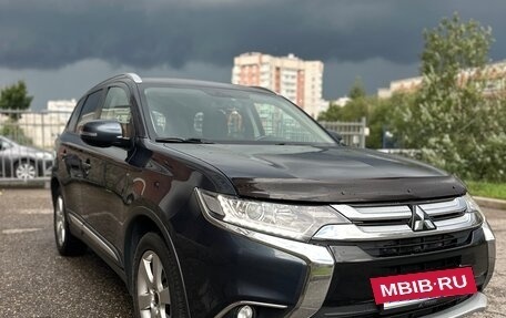 Mitsubishi Outlander III рестайлинг 3, 2018 год, 1 670 000 рублей, 2 фотография