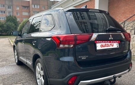Mitsubishi Outlander III рестайлинг 3, 2018 год, 1 670 000 рублей, 3 фотография